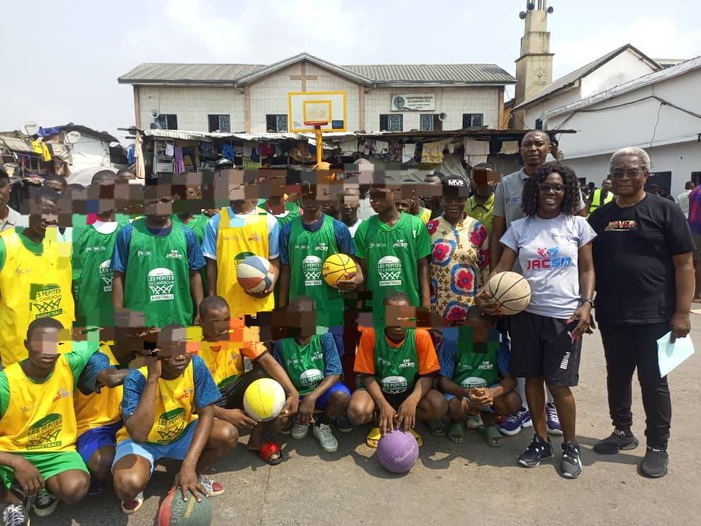 Signature du partenariat avec la proviseure du lycée de bilingue de Newbell