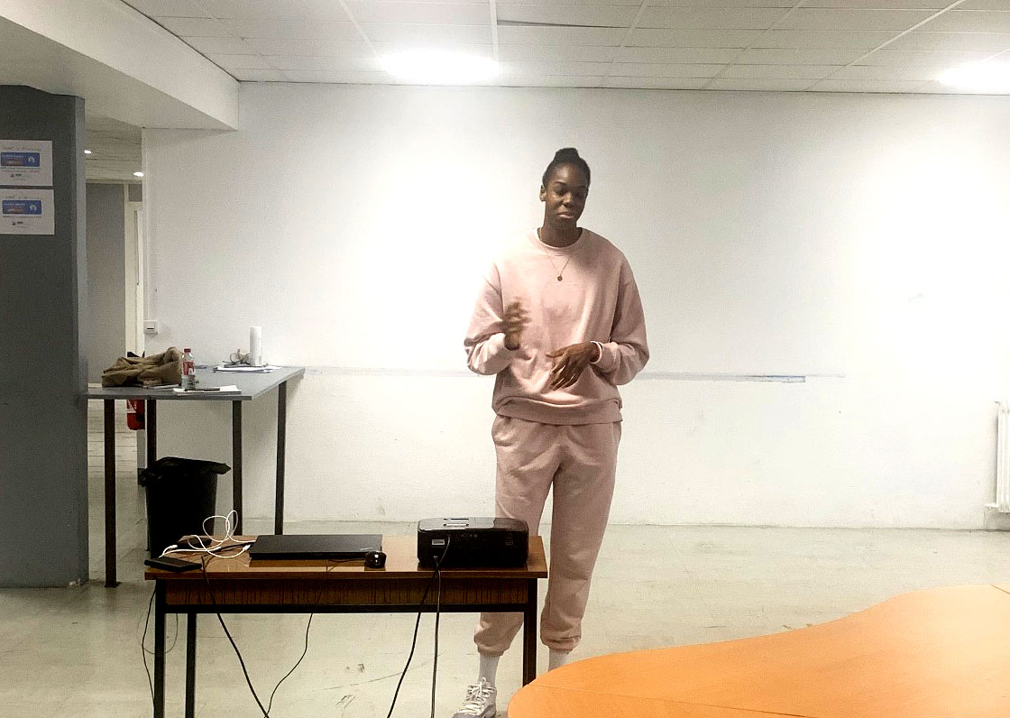 Echanges organisés entre Dominique Malonga, ambassadrice de notre programme d’inclusion professionnelle par le sport