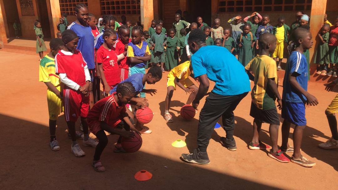 Succès Retentissant de l’Étape « Basket, Bien-être et Confiance » à Foumban !